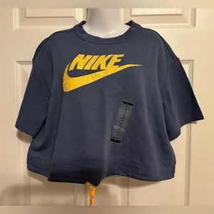 Nike Sportswear Icon Clash Women's Short-Sleeve Top Size Medium